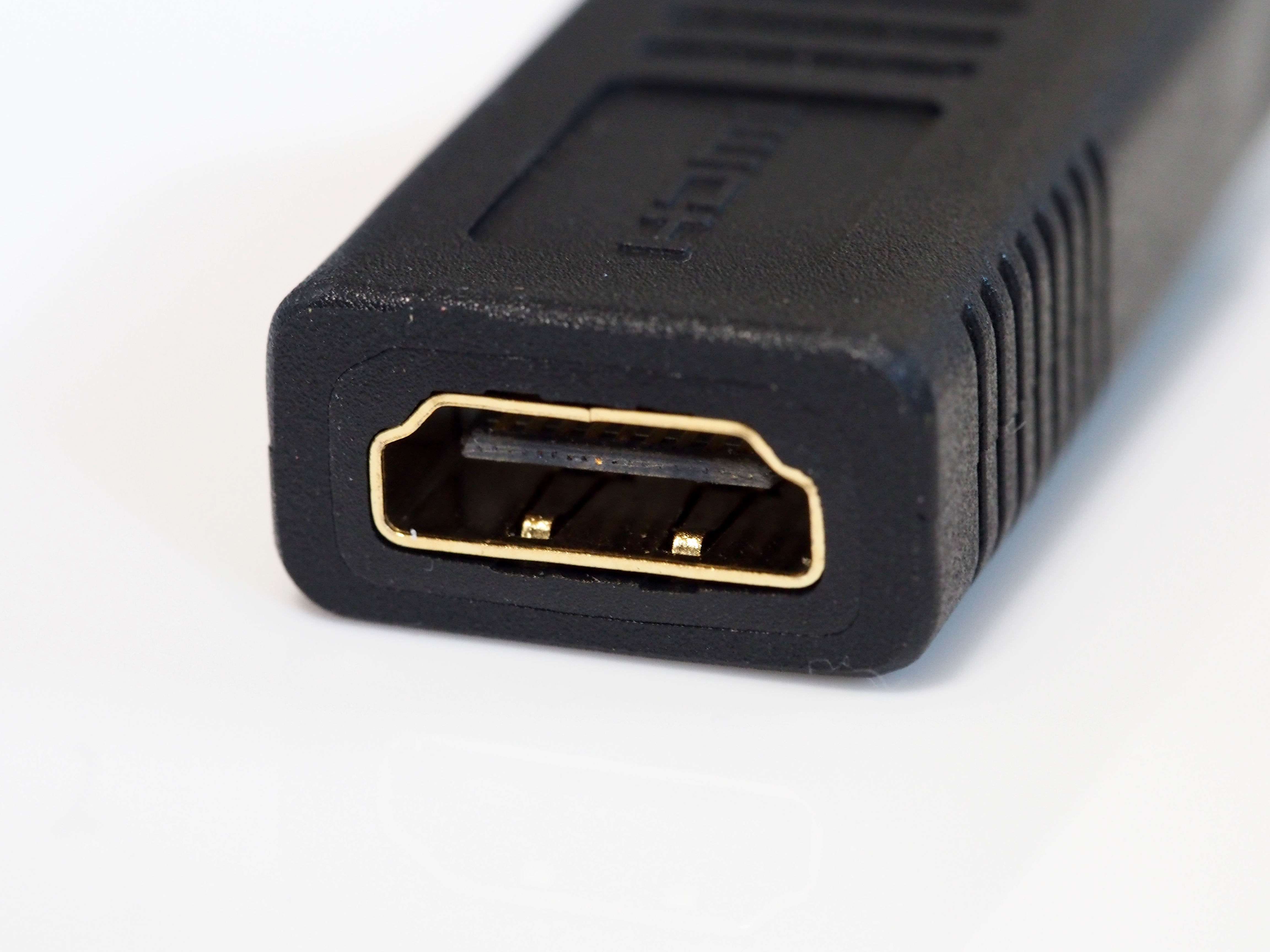 PC/タブレット 電子ブックリーダー ELECOM AD-DPHBK (DisplayPort - HDMI 変換アダプタ) のレビュー | iPentec