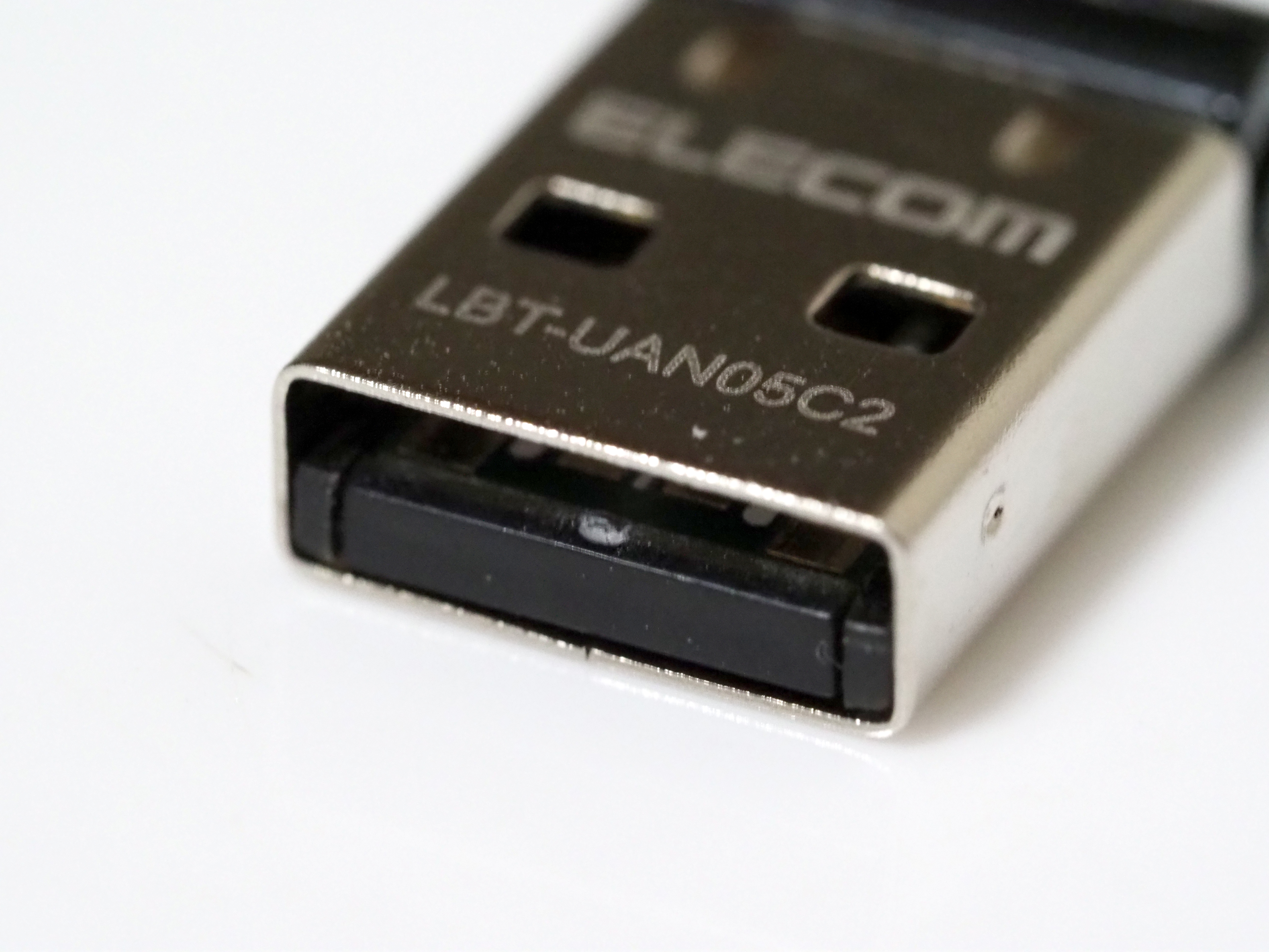 エレコム Bluetooth USBアダプタ LBT-UAN05C2 のレビュー | iPentec