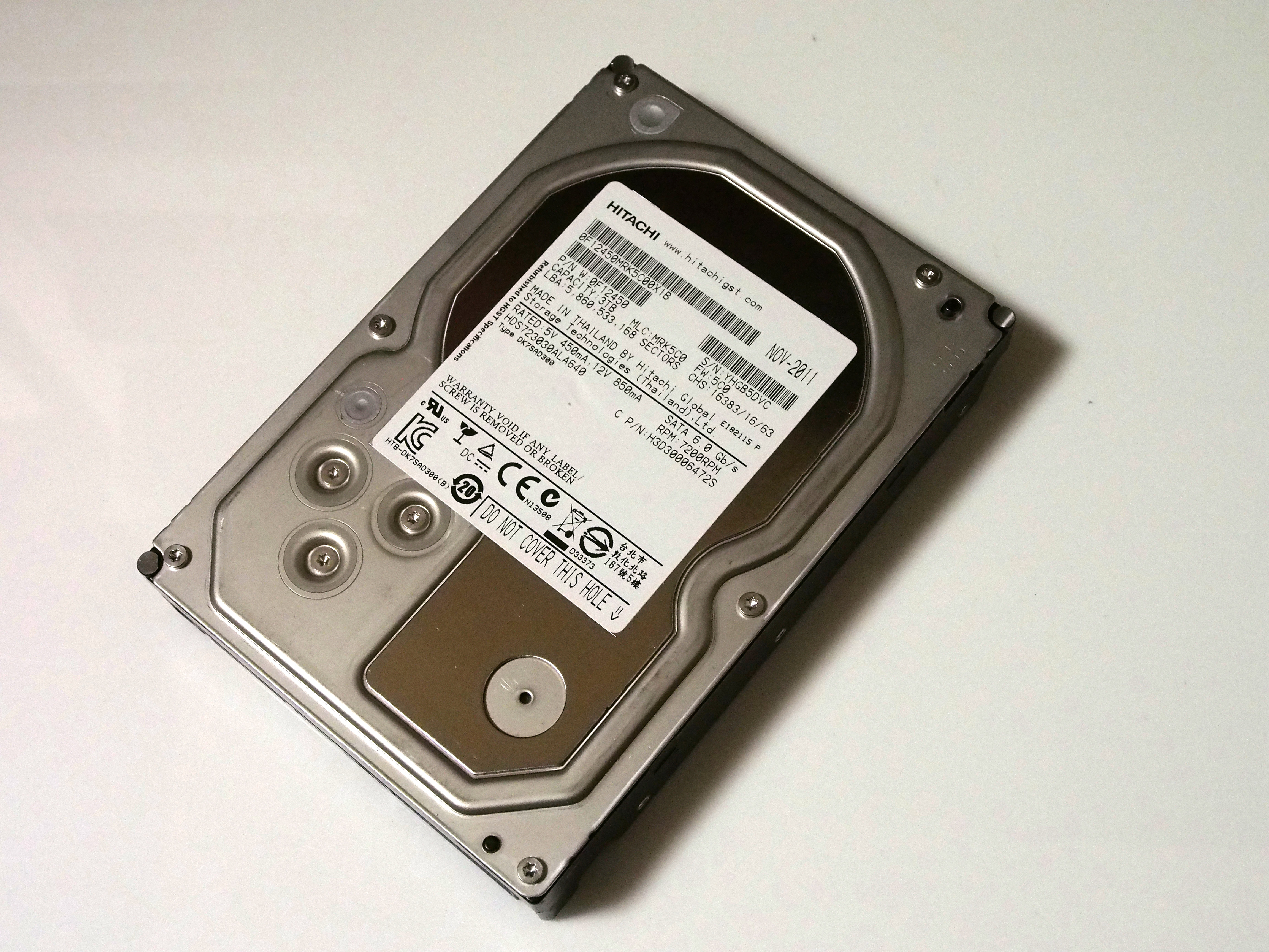 Hitachi hds723030ala640?(0?F12450?) 3tb 7.2?K 64?MB 3.5? sata-6gb / S-