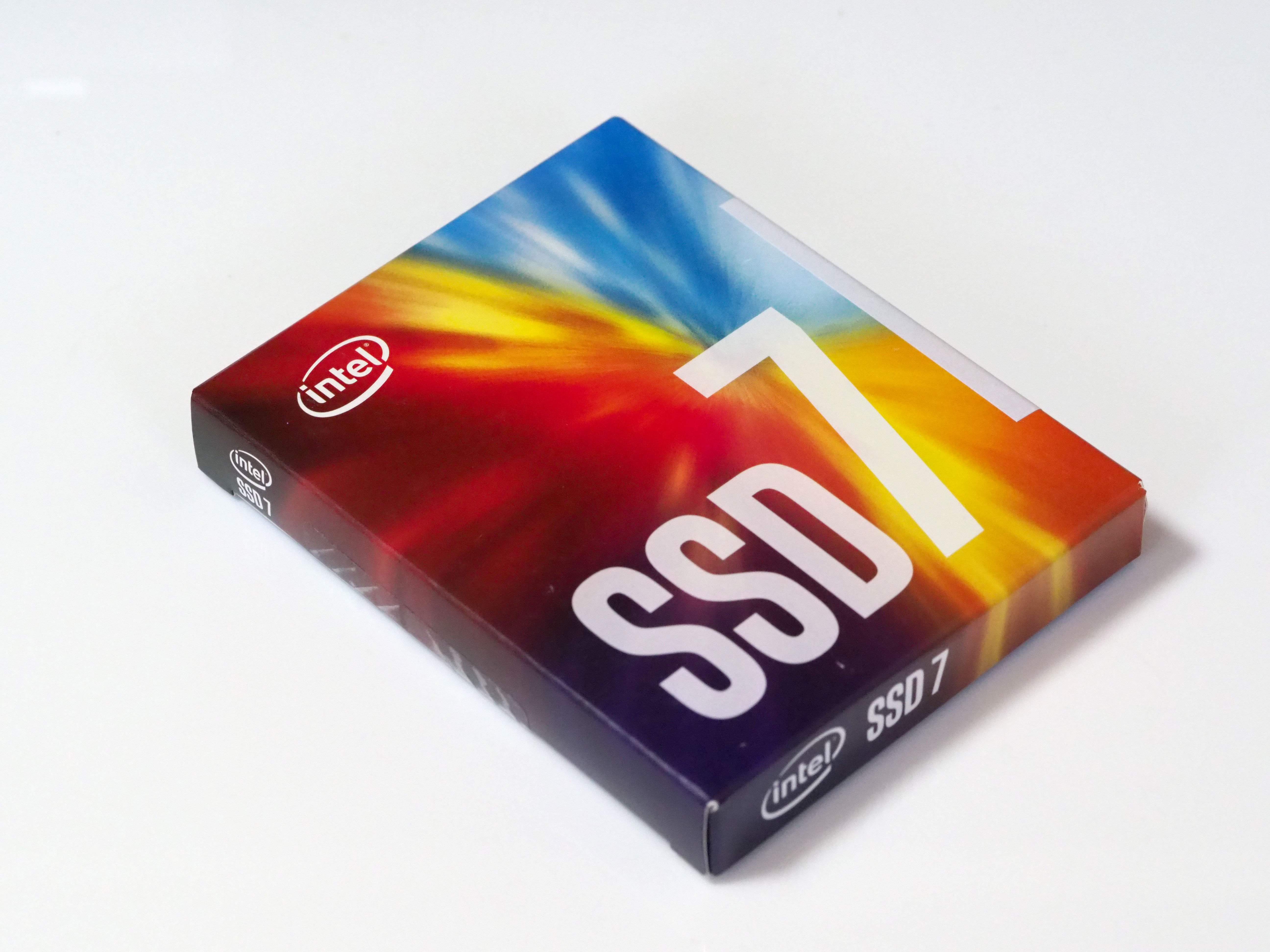 Intel SSD 760p M.2 PCIEx4 512GBモデル SSDPEKKW512G8XT のレビュー - 読み書きの速度と性能