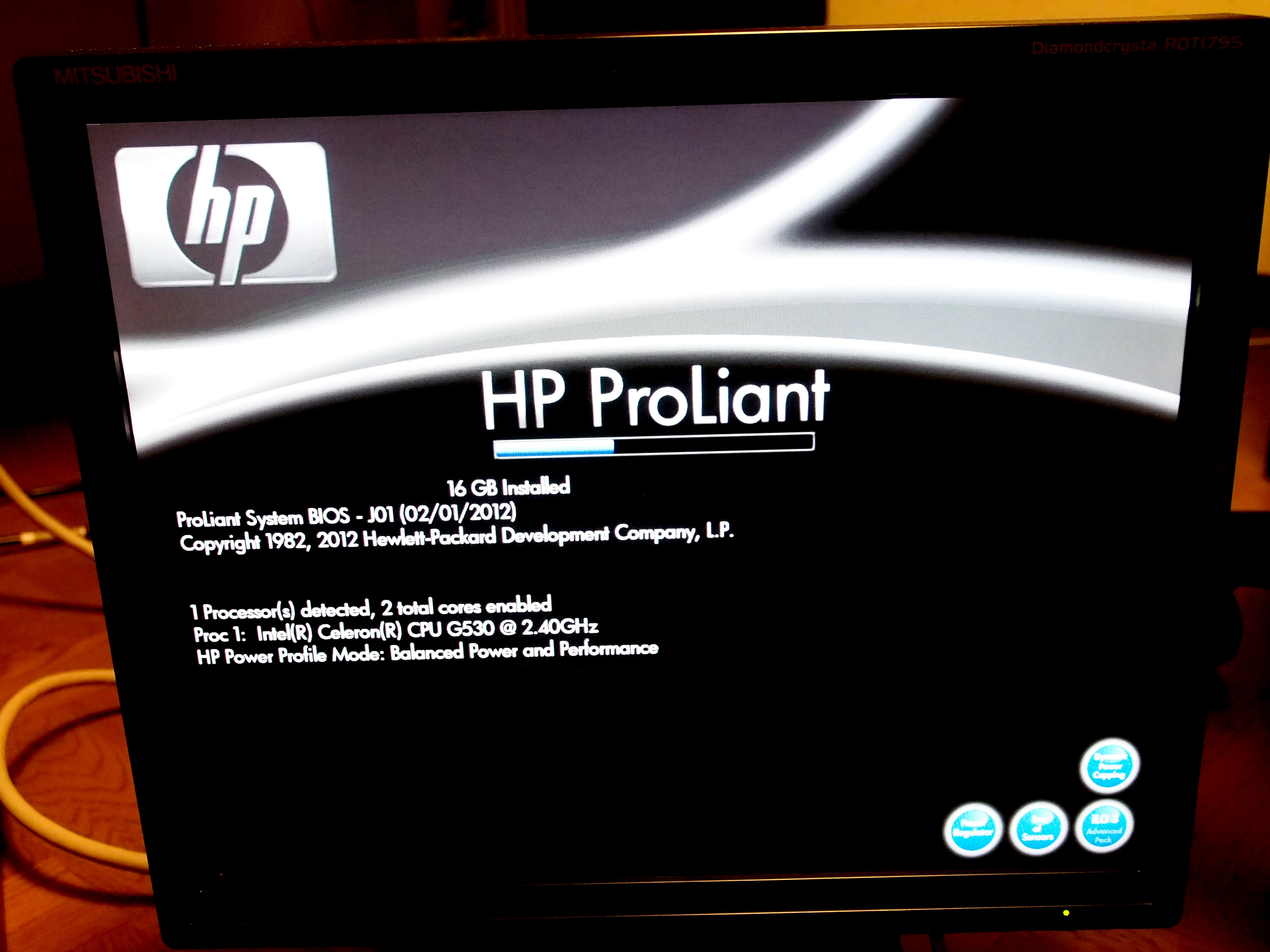 Hp Proliant Ml110 G7 1万円程度の安価版 のレビュー 消費電力 Cpuの交換