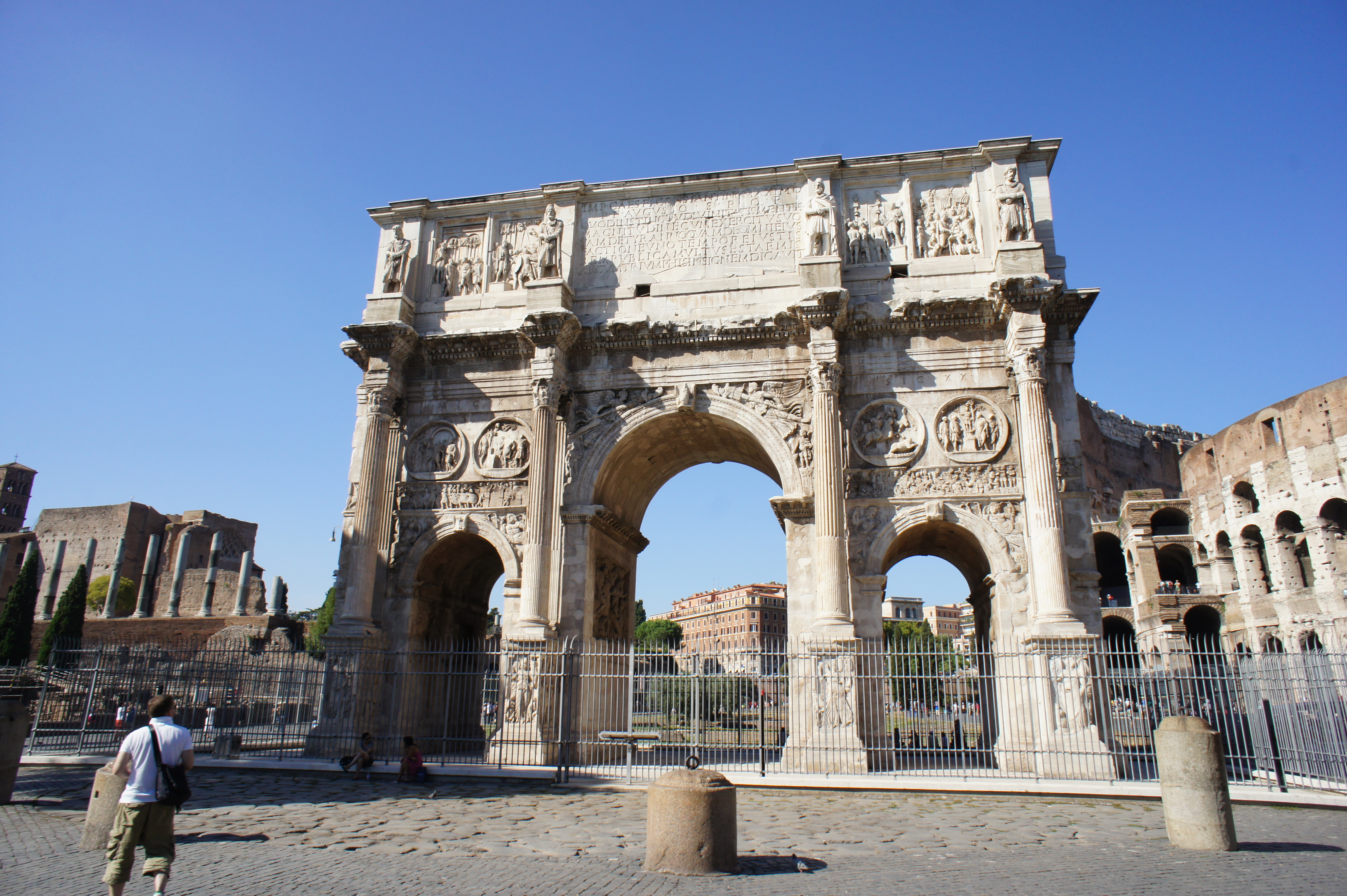 コロッセオ と コンスタンティヌスの凱旋門 のレビューと写真 Ipentec