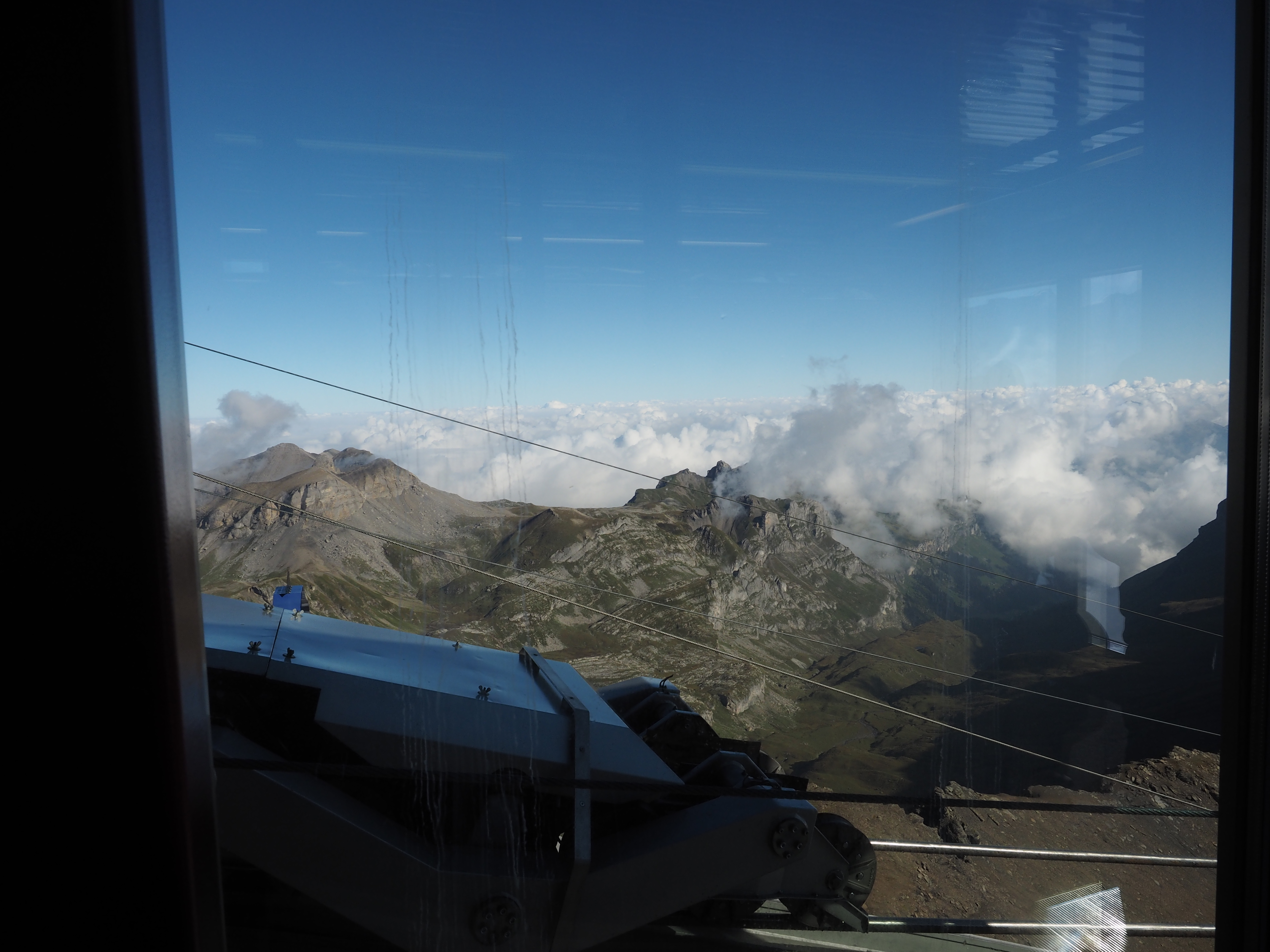 シルトホルン展望台 Schilthorn ピッツ グロリア のレポート 写真