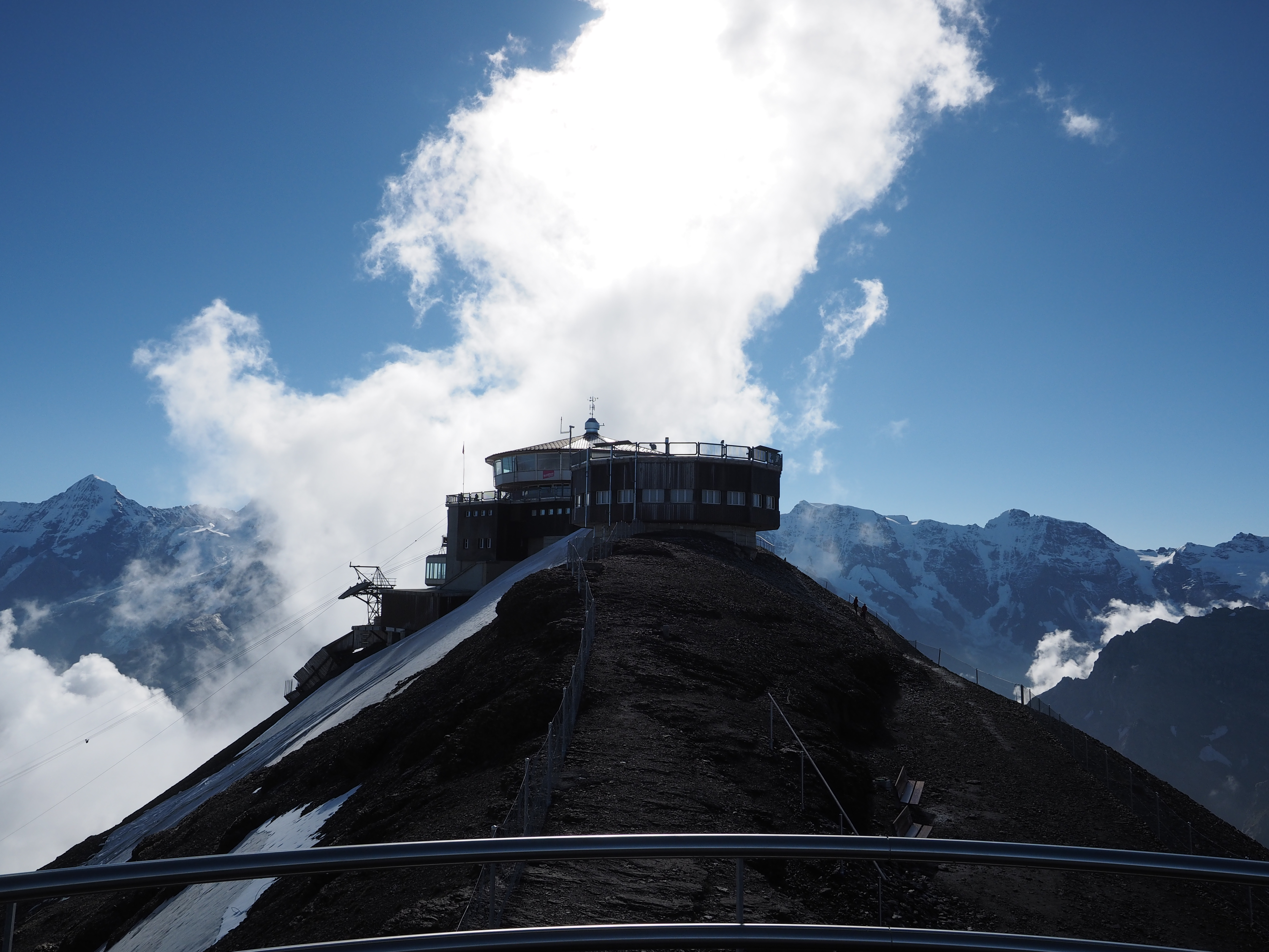 シルトホルン展望台 Schilthorn ピッツ グロリア のレポート 写真